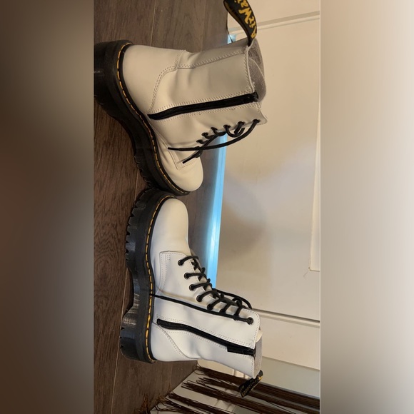 Dr. Martens Jadon Boot Smooth Leather Platforms - Picture 3 of 4